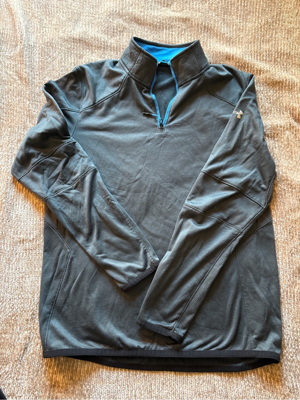 Under Armour Large Fitted Cool Gear Quarter Zip